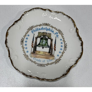 VTG Collector's Plate The Liberty Bell "The Cadle of Liberty" Philadelphia, Pa.
